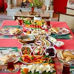 Hotel Pervin Hanim Konagi Alaçatı