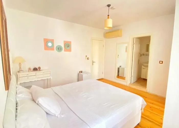 Pervin Hanim Konagi * Alaçatı